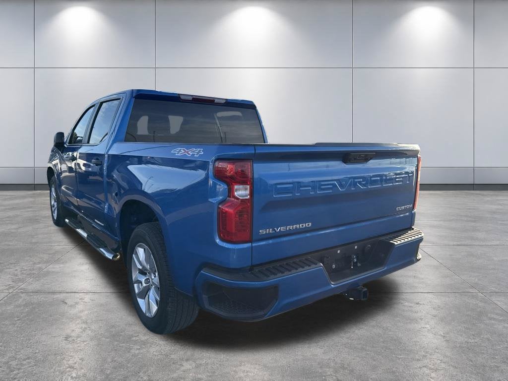 2023 Chevrolet Silverado 1500 4WD Crew Cab Short Bed Custom