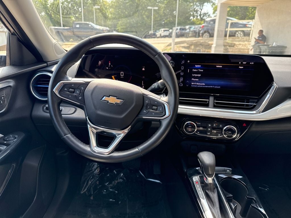 2025 Chevrolet Trax FWD LT