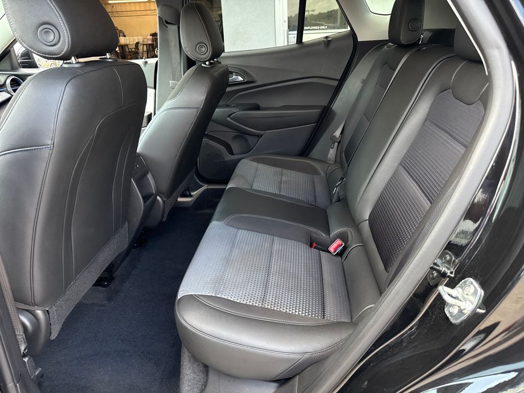 2025 Chevrolet Trax FWD LT