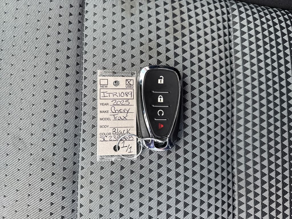 2025 Chevrolet Trax FWD LT