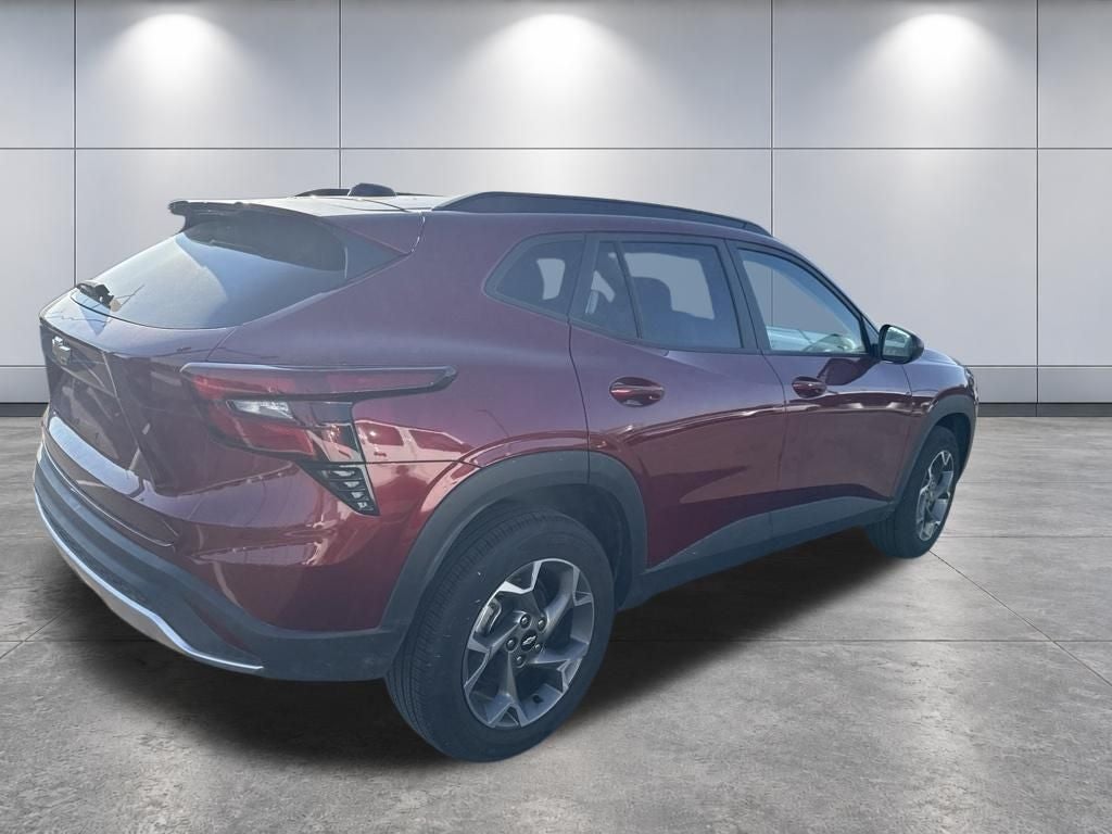 2025 Chevrolet Trax FWD LT