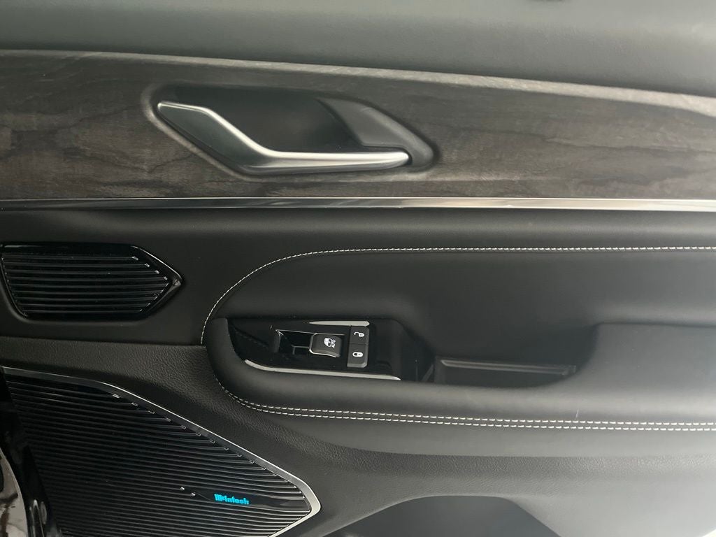 2022 Jeep Grand Cherokee Overland