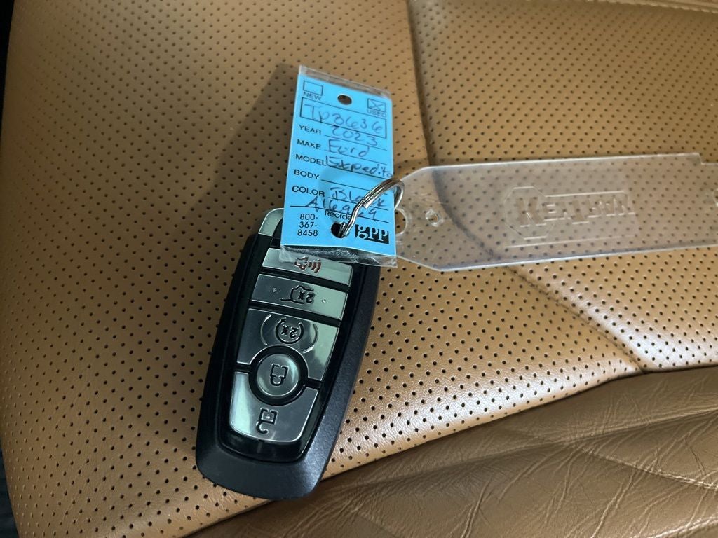 2023 Ford Expedition Max Platinum