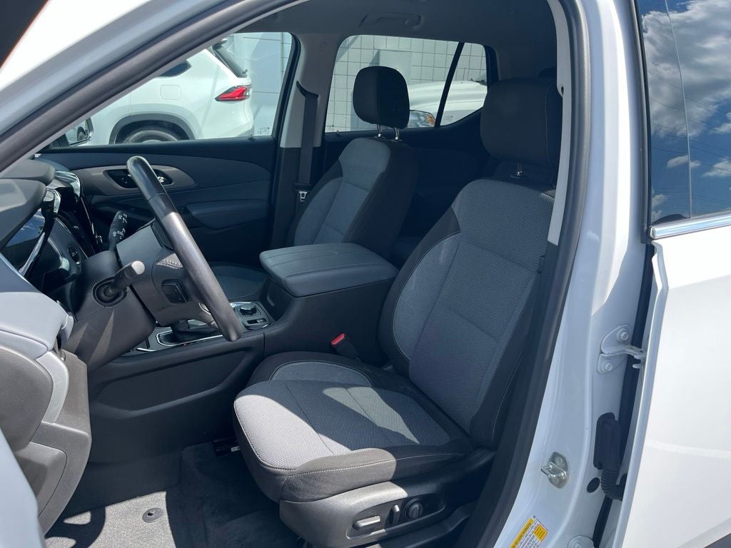 2021 Chevrolet Traverse LT Cloth w/2FL
