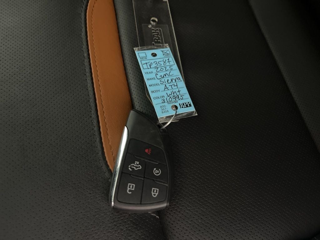 2025 GMC Sierra 1500 AT4