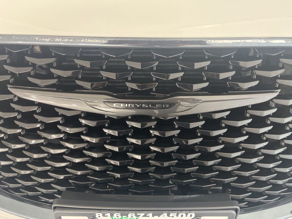 2023 Chrysler 300 Touring