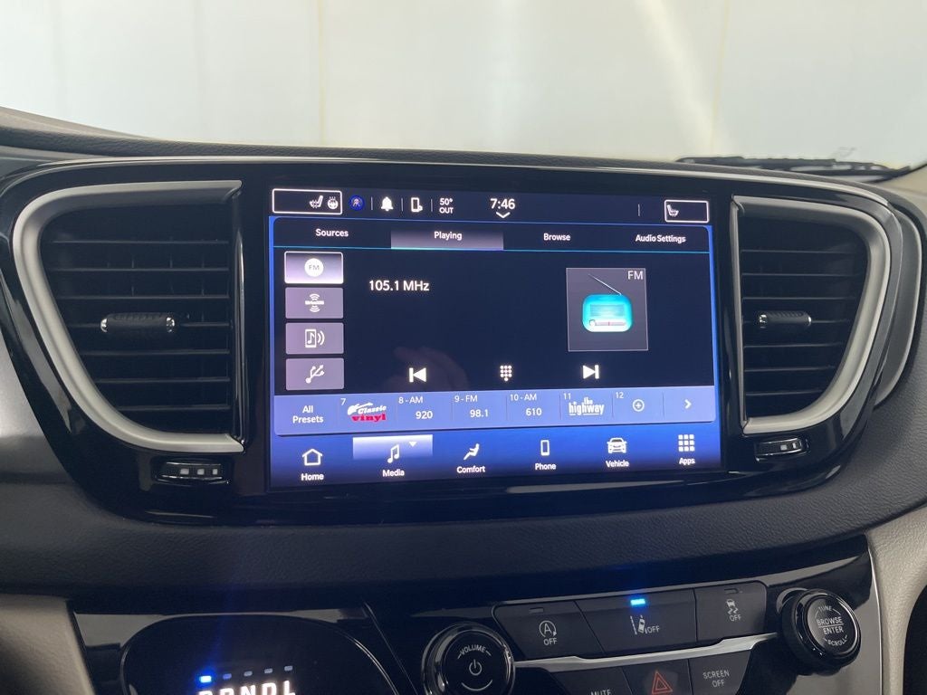 2022 Chrysler Pacifica Touring L