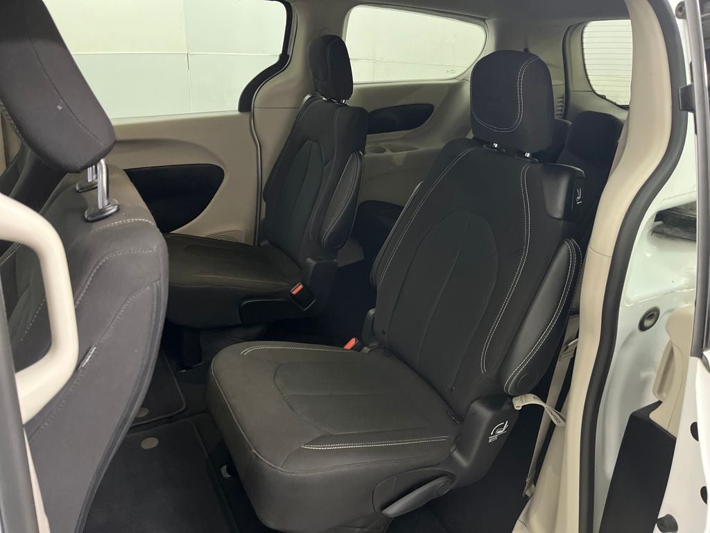 2024 Chrysler Voyager LX