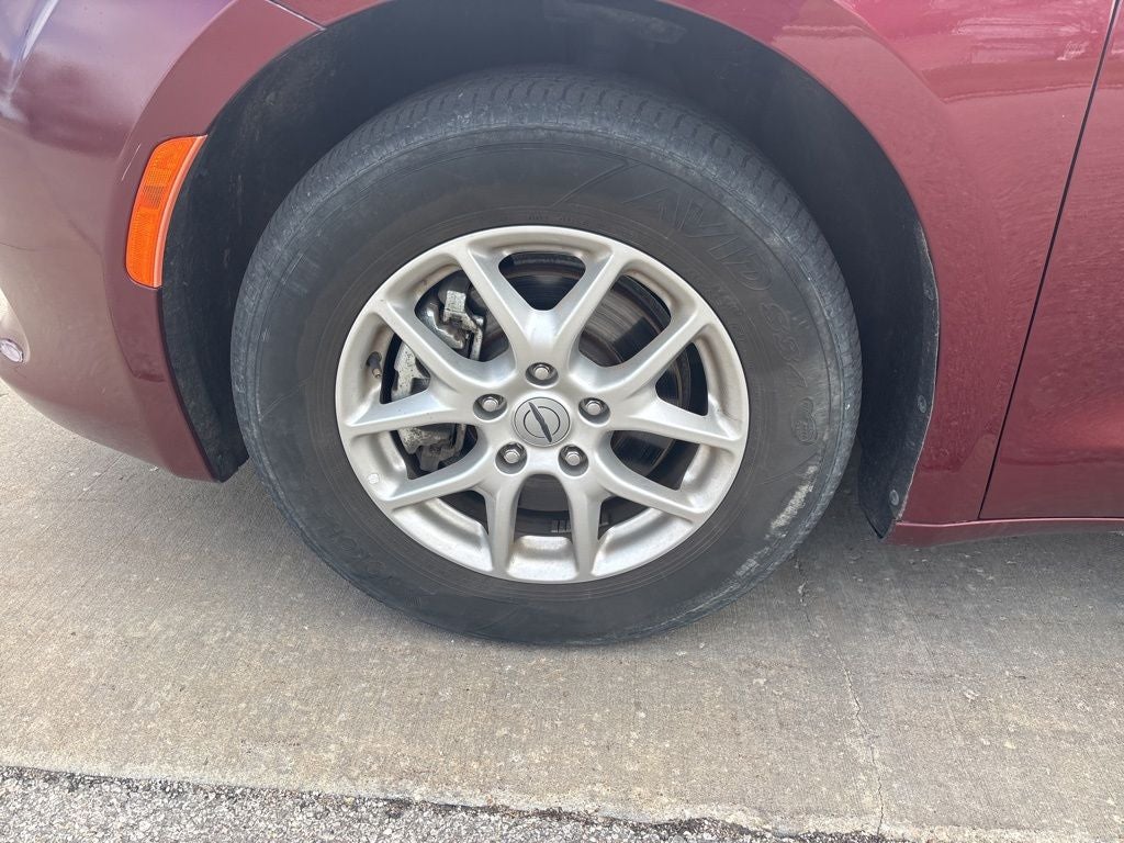 2023 Chrysler Voyager LX