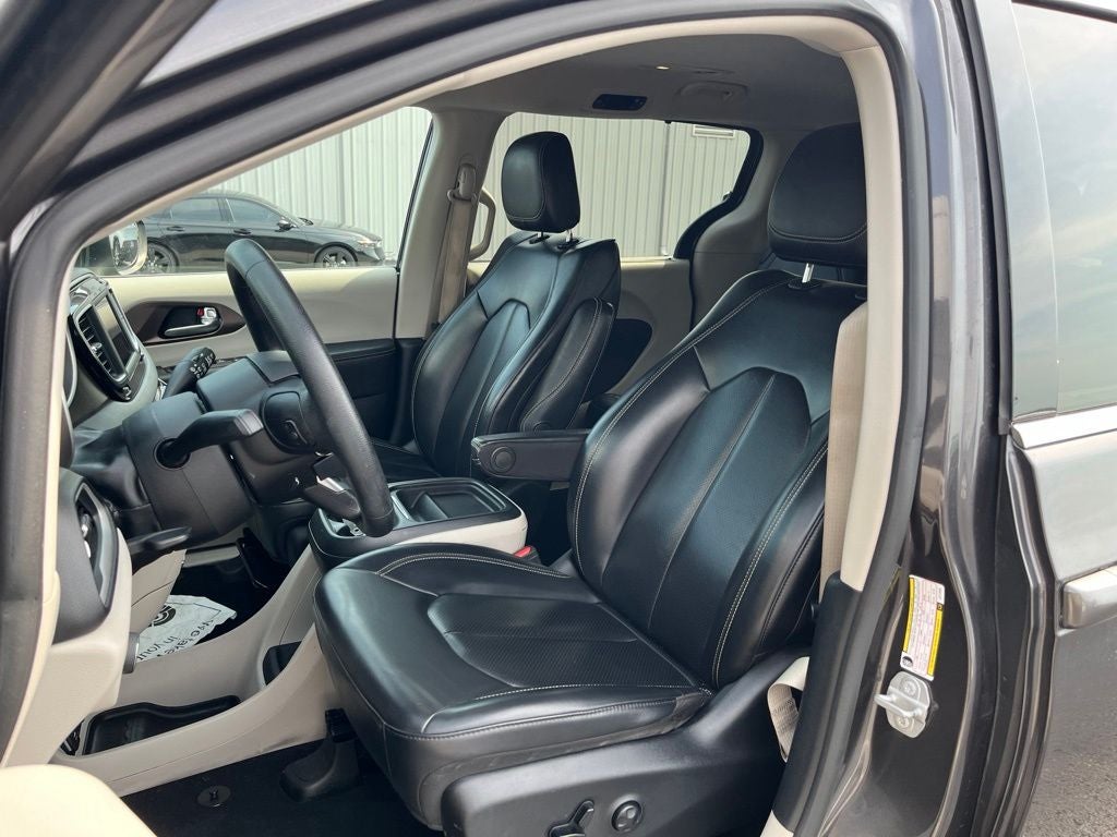 2020 Chrysler Voyager LXI