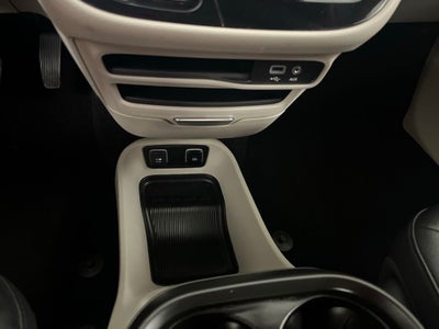 2020 Chrysler Voyager LXI