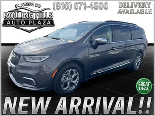 2022 Chrysler Pacifica Touring L