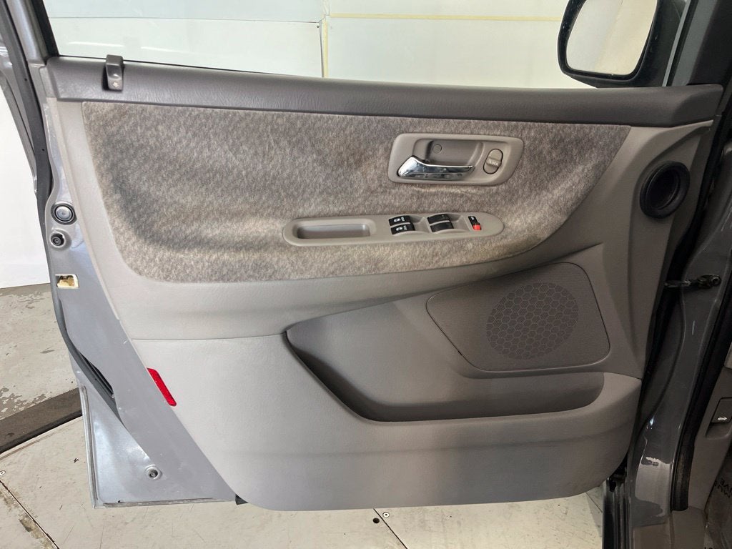 2000 Honda Odyssey LX 7 Passenger