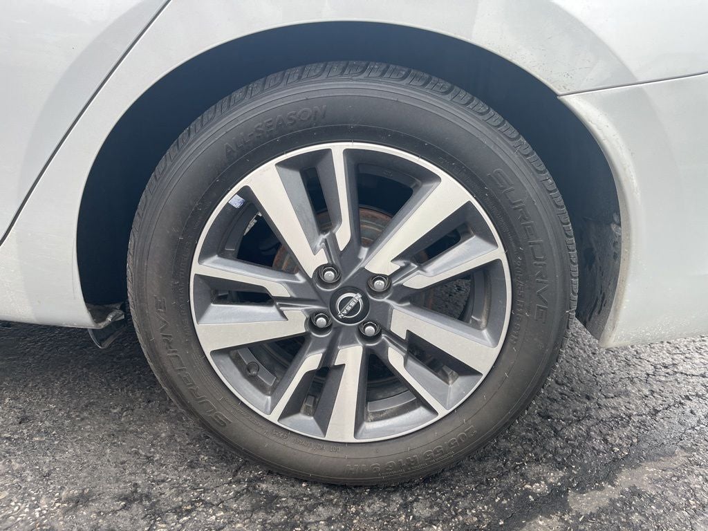 2023 Nissan Versa 1.6 SV