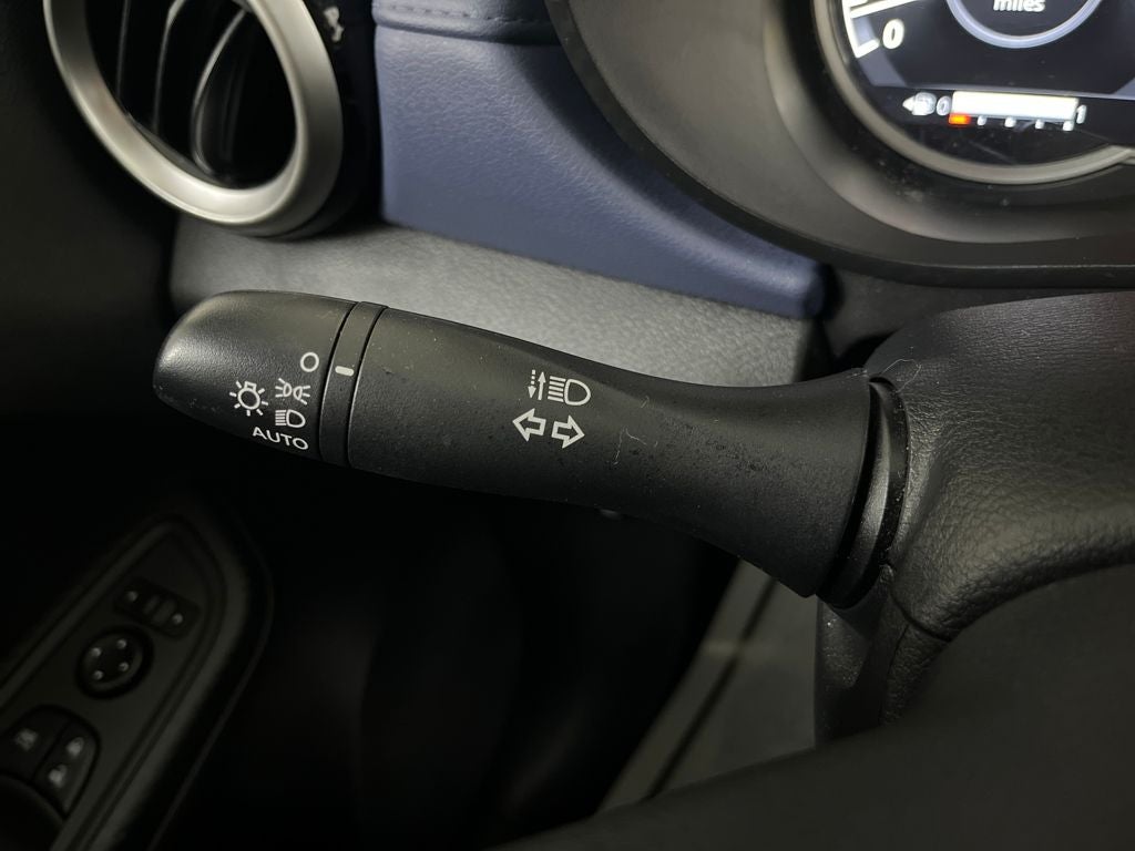 2024 Nissan Versa 1.6 SV