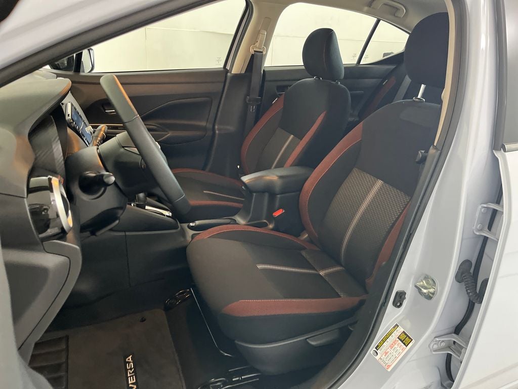 2024 Nissan Versa 1.6 SR