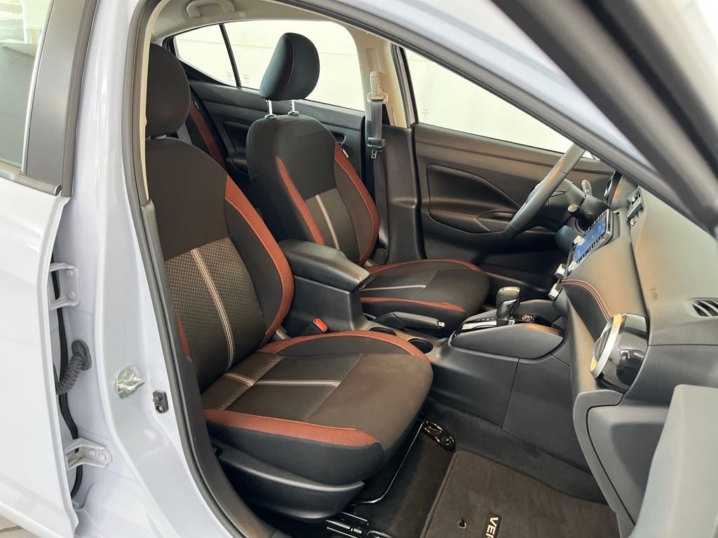 2024 Nissan Versa 1.6 SR