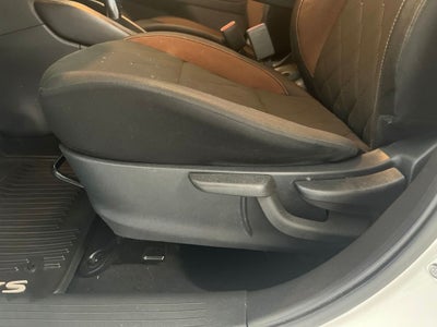 2018 Nissan Kicks SR