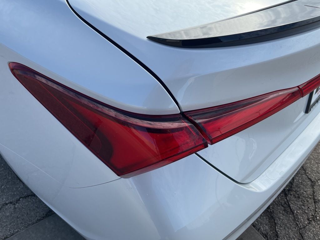 2019 Toyota Avalon Hybrid XSE