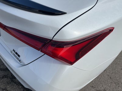2019 Toyota Avalon Hybrid XSE