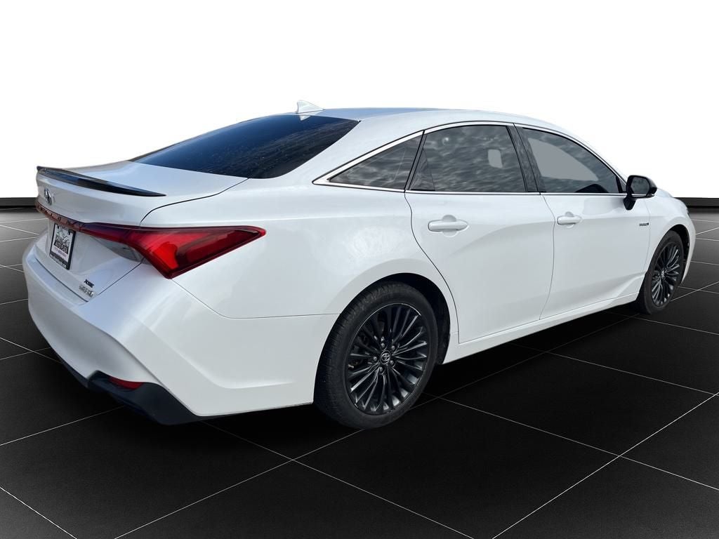 2019 Toyota Avalon Hybrid XSE