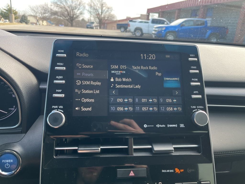 2019 Toyota Avalon Hybrid XSE