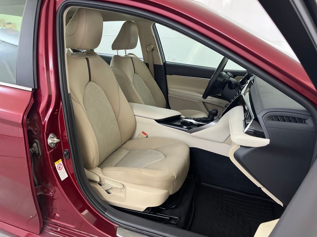 2018 Toyota Camry Hybrid LE