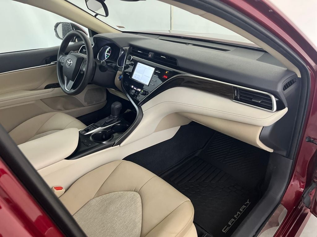 2018 Toyota Camry Hybrid LE