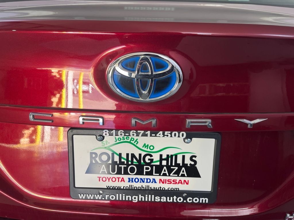 2018 Toyota Camry Hybrid LE