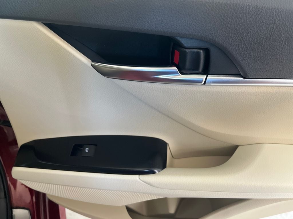 2018 Toyota Camry Hybrid LE