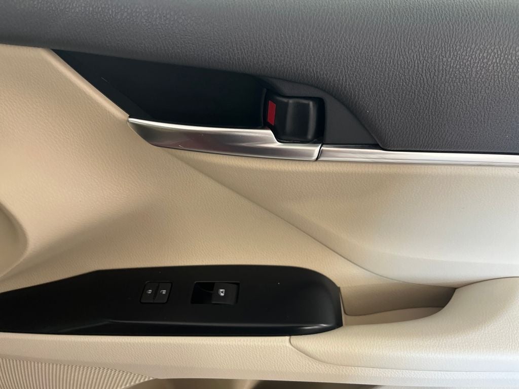 2018 Toyota Camry Hybrid LE