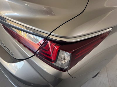 2021 Lexus ES 250