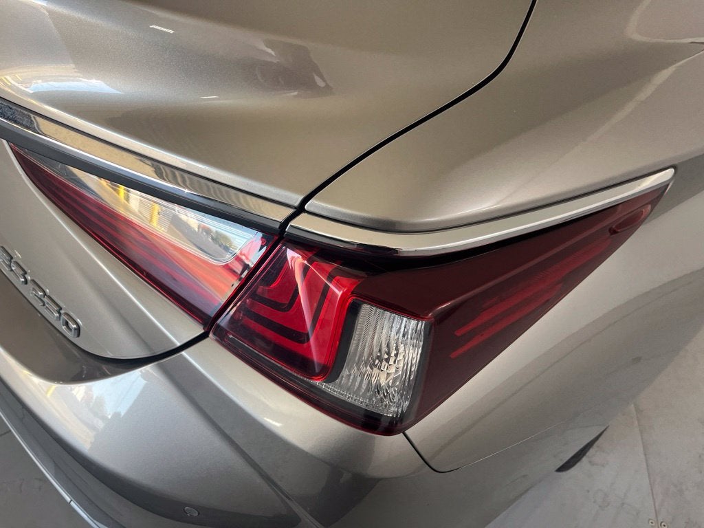 2021 Lexus ES 250