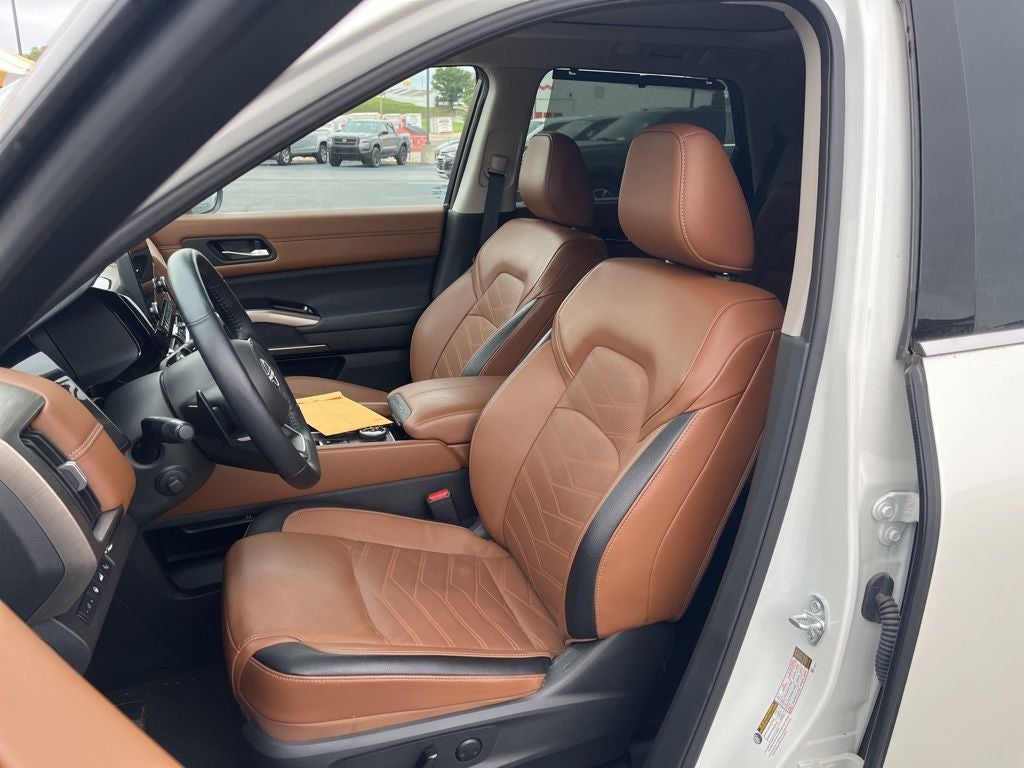 2024 Nissan Pathfinder Platinum