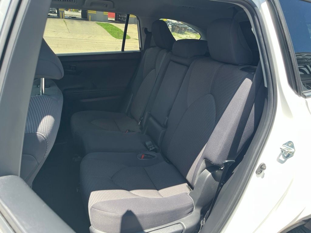 2020 Toyota Highlander LE