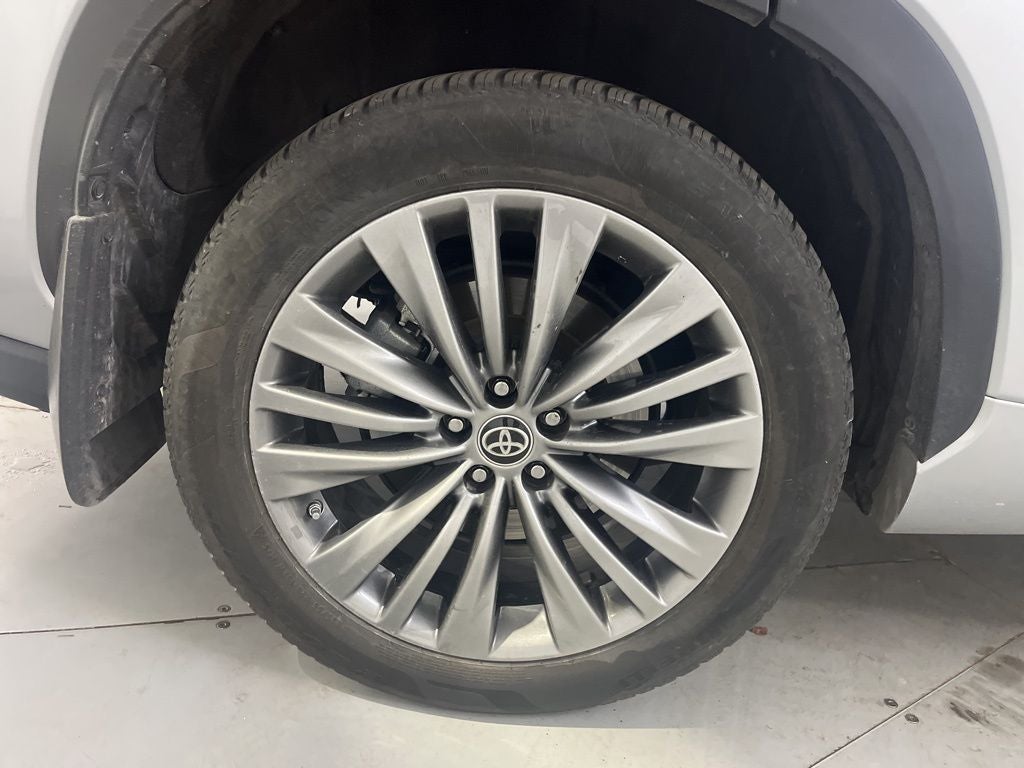 2020 Toyota Highlander Hybrid Platinum