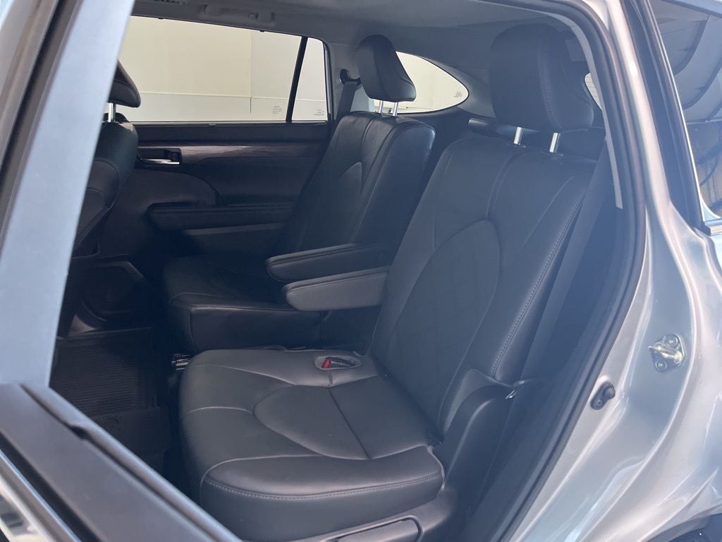 2020 Toyota Highlander Hybrid Platinum