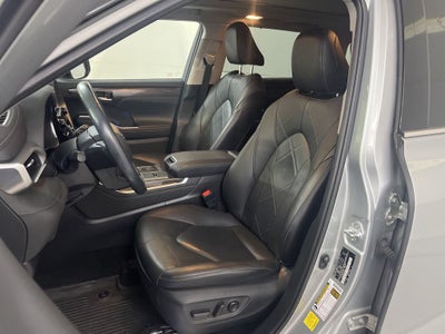 2020 Toyota Highlander Hybrid Platinum