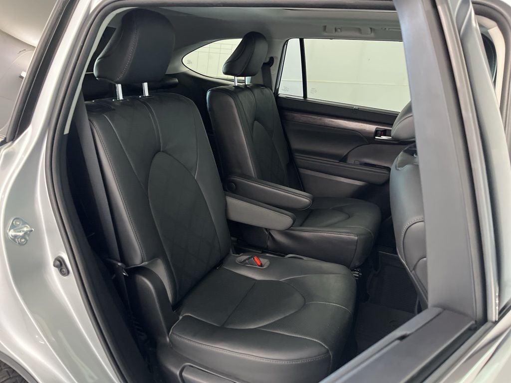 2020 Toyota Highlander Hybrid Platinum