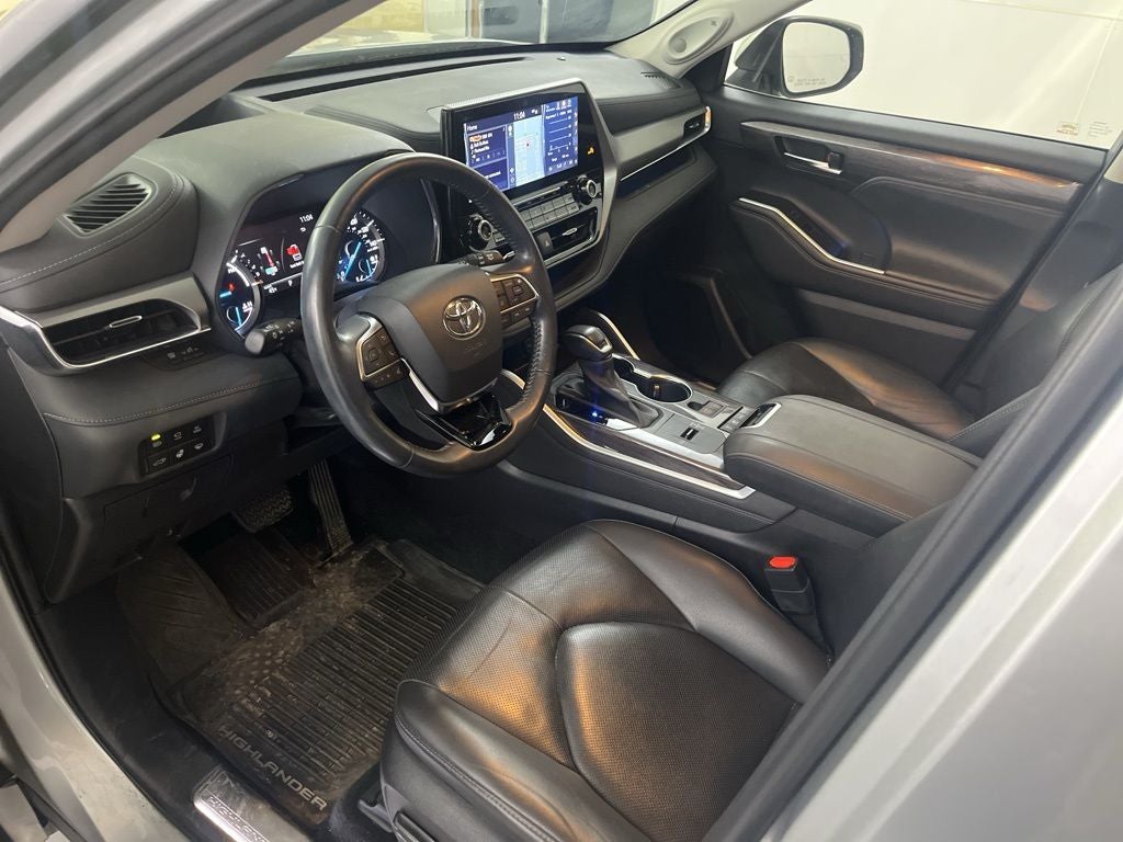 2020 Toyota Highlander Hybrid Platinum