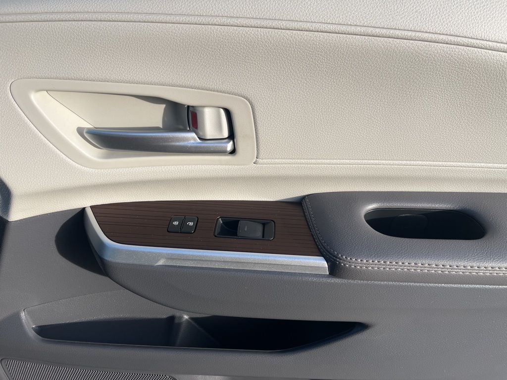 2024 Toyota Sienna XLE 7 Passenger
