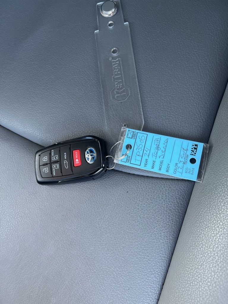 2024 Toyota Sienna XLE 7 Passenger