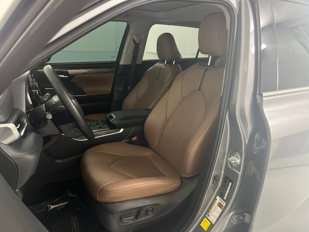 2025 Toyota Highlander Hybrid Limited 25th Edition