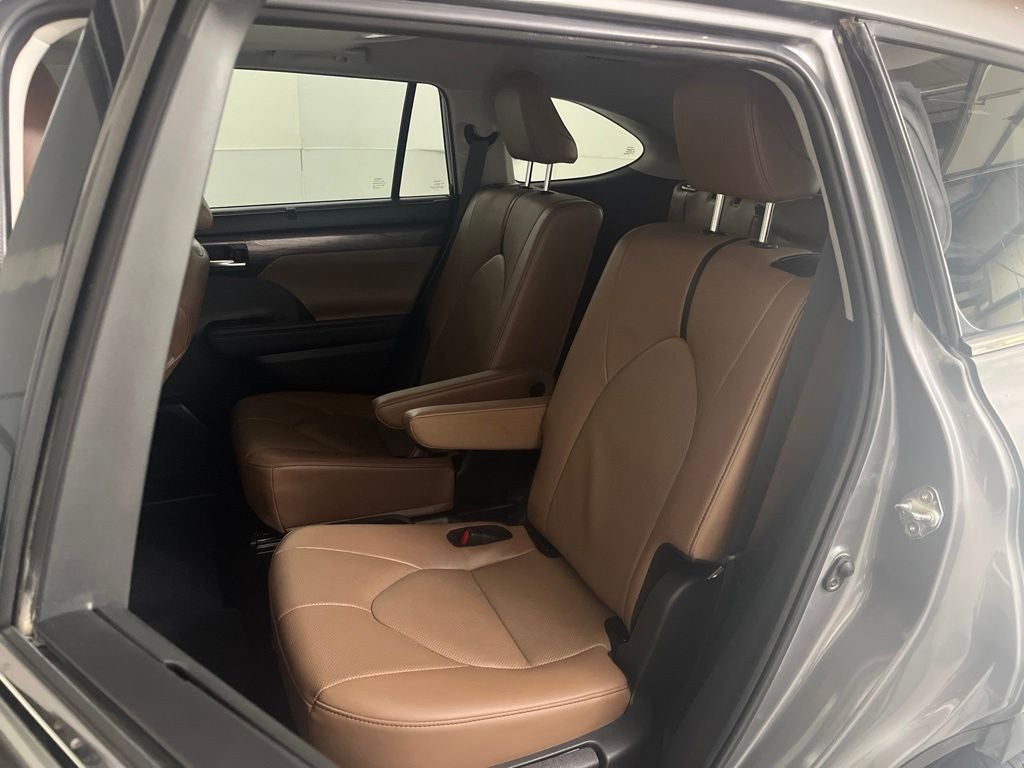 2025 Toyota Highlander Hybrid Limited 25th Edition
