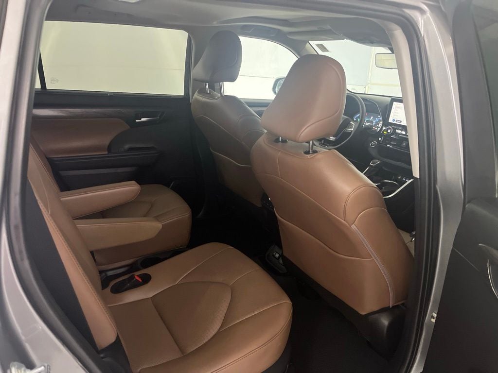 2025 Toyota Highlander Hybrid Limited 25th Edition