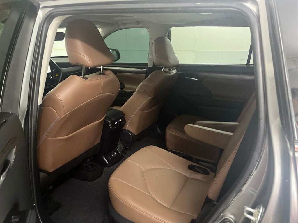 2025 Toyota Highlander Hybrid Limited 25th Edition