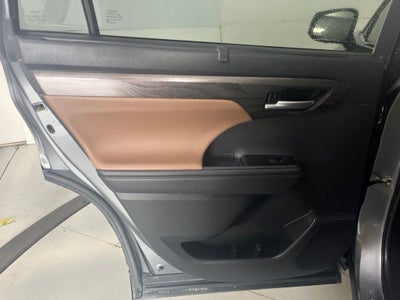 2025 Toyota Highlander Hybrid Limited 25th Edition