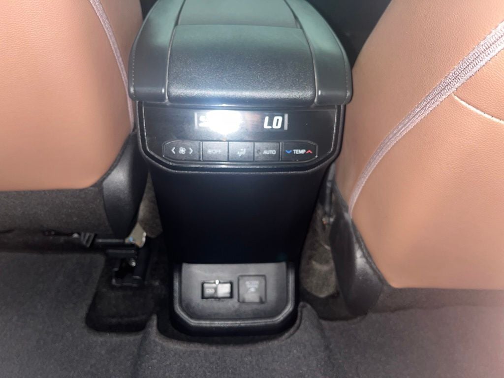 2025 Toyota Highlander Hybrid Limited 25th Edition
