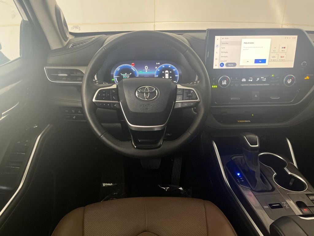 2025 Toyota Highlander Hybrid Limited 25th Edition