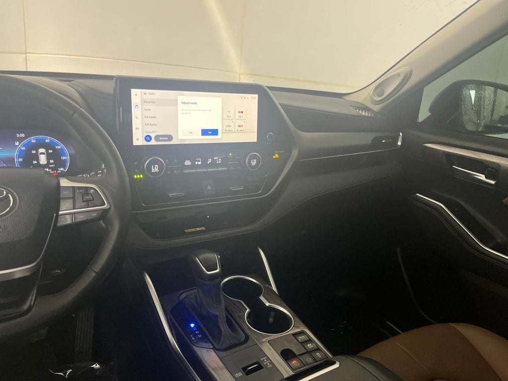 2025 Toyota Highlander Hybrid Limited 25th Edition